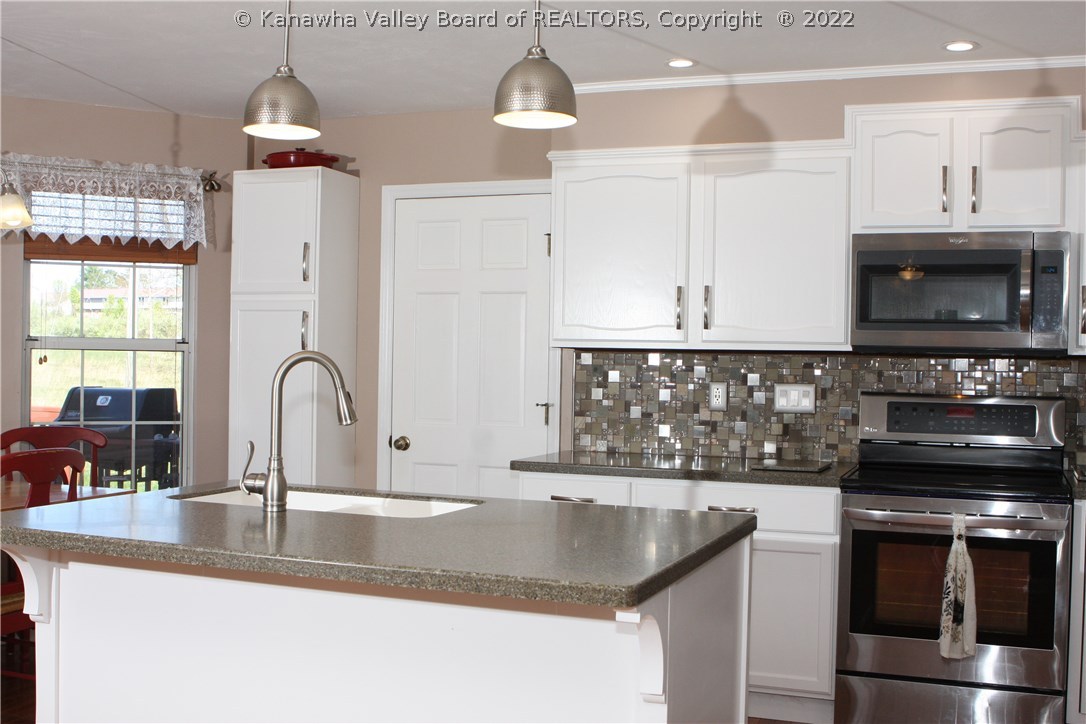 199 Ralph Drive Hurricane, WV 25526 - Photo 9 of 30 Gallery Image 9