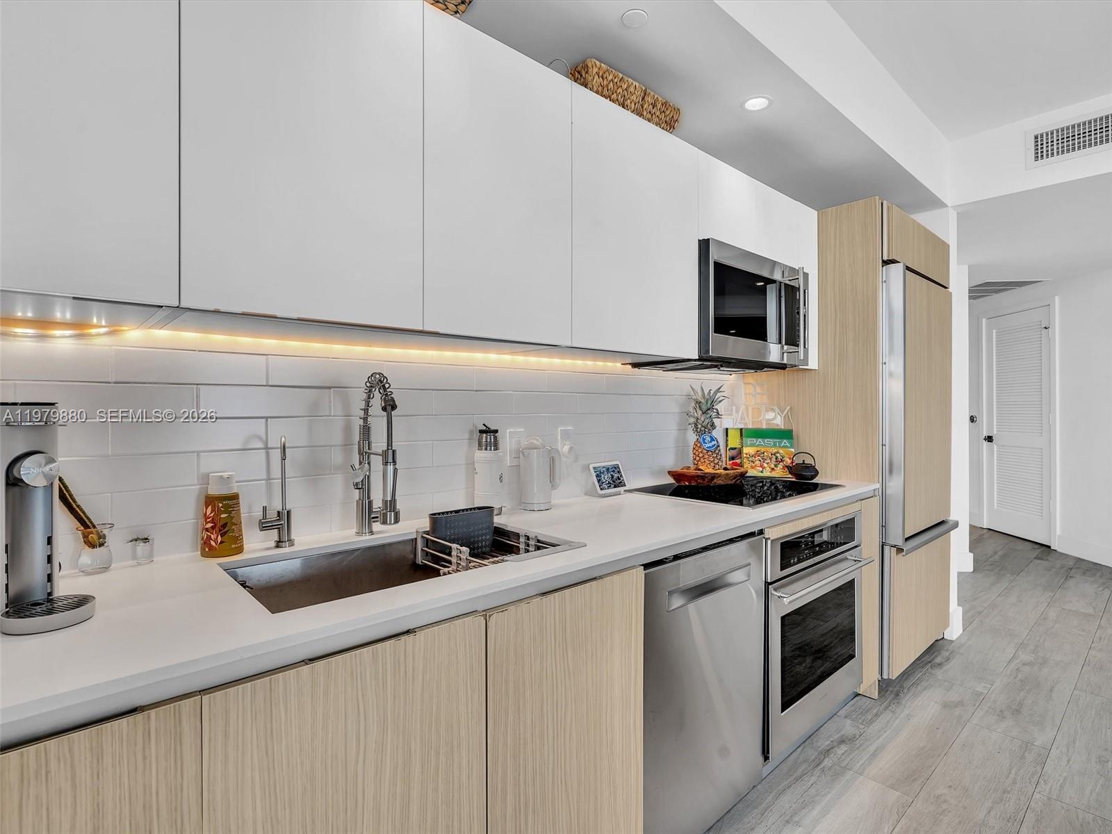 121 Northeast 34th Street, Unit 2104 Miami, FL 33137 - Photo 13 of 85