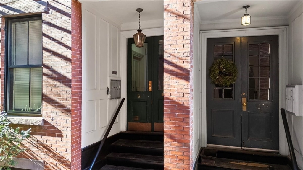 6 Goodwin Place, Unit 4 Boston, MA 02114 - Photo 5 of 24