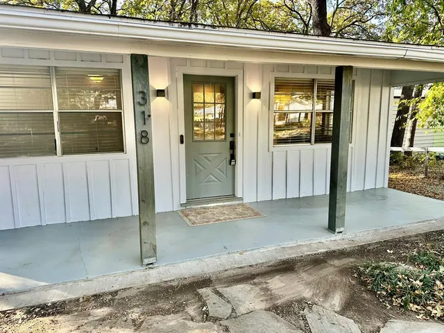 $199,500 | 318 Windsor Drive, Pottsboro, TX 75076