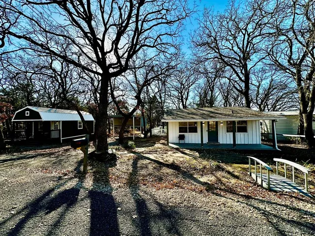 $199,500 | 318 Windsor Drive, Pottsboro, TX 75076