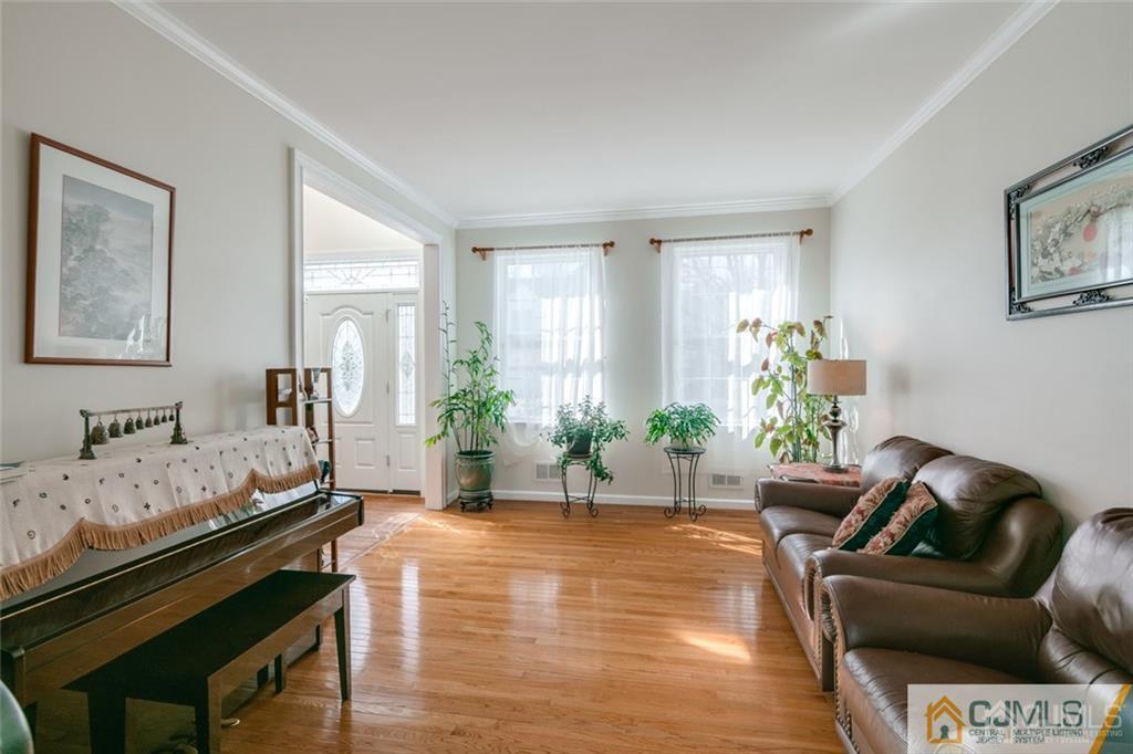 32 Putnam Road Monmouth Junction, NJ 08852 - Photo 6 of 25 Gallery Image 6
