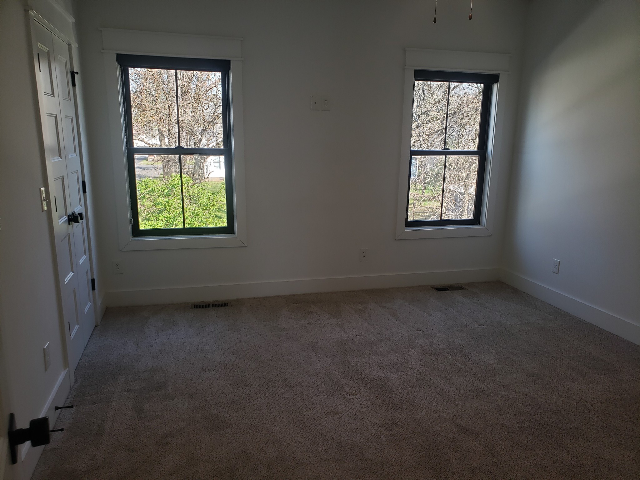 213 Mcauliffe Street Murfreesboro, TN 37130 - Photo 10 of 12 an empty room with a window