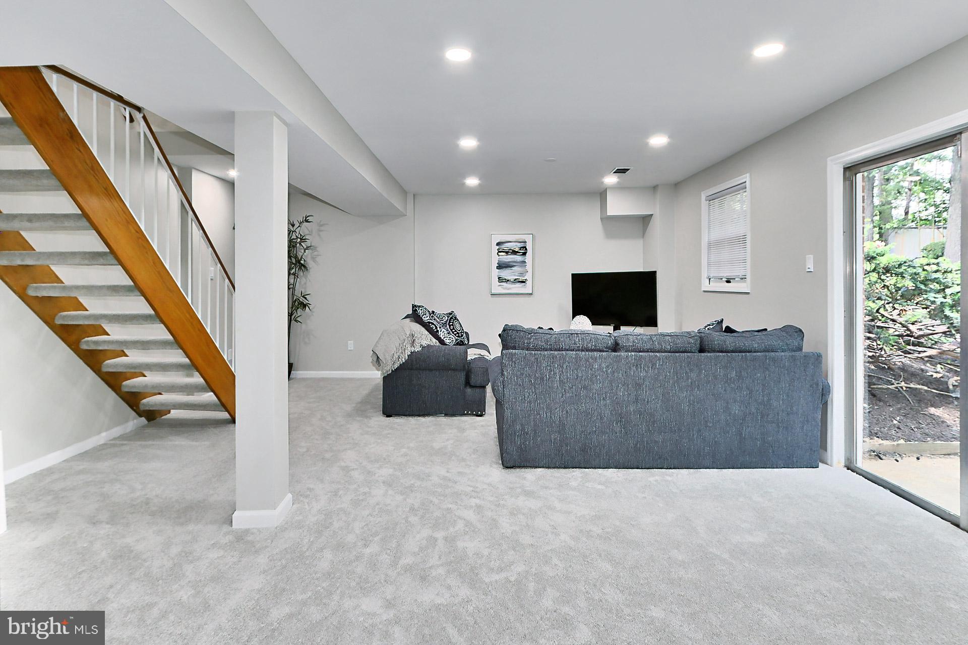 6401 Limerick Court Springfield, VA 22152 - Photo 28 of 50 Brand new neutral carpeting & recessed lighting
