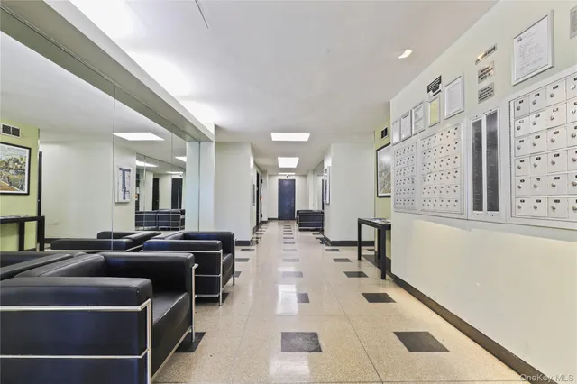 $235,000 | 8 Fordham Hill Ovl, Unit 16B | University Heights