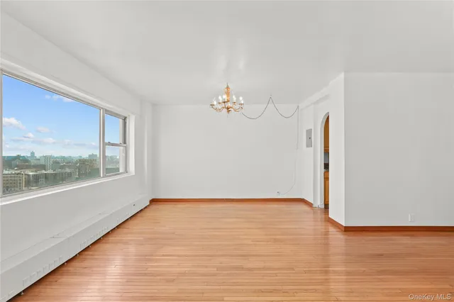 $235,000 | 8 Fordham Hill Ovl, Unit 16B | University Heights