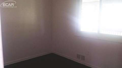 3310 Hammerberg Road Flint, MI 48507 - Photo 7 of 10 20441304-6.JPG