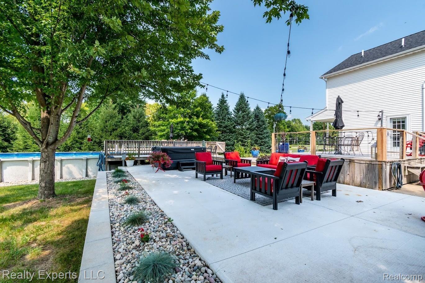 12836 Roepke Road Gregory, MI 48137 - Photo 26 of 37 27 patio.jpg