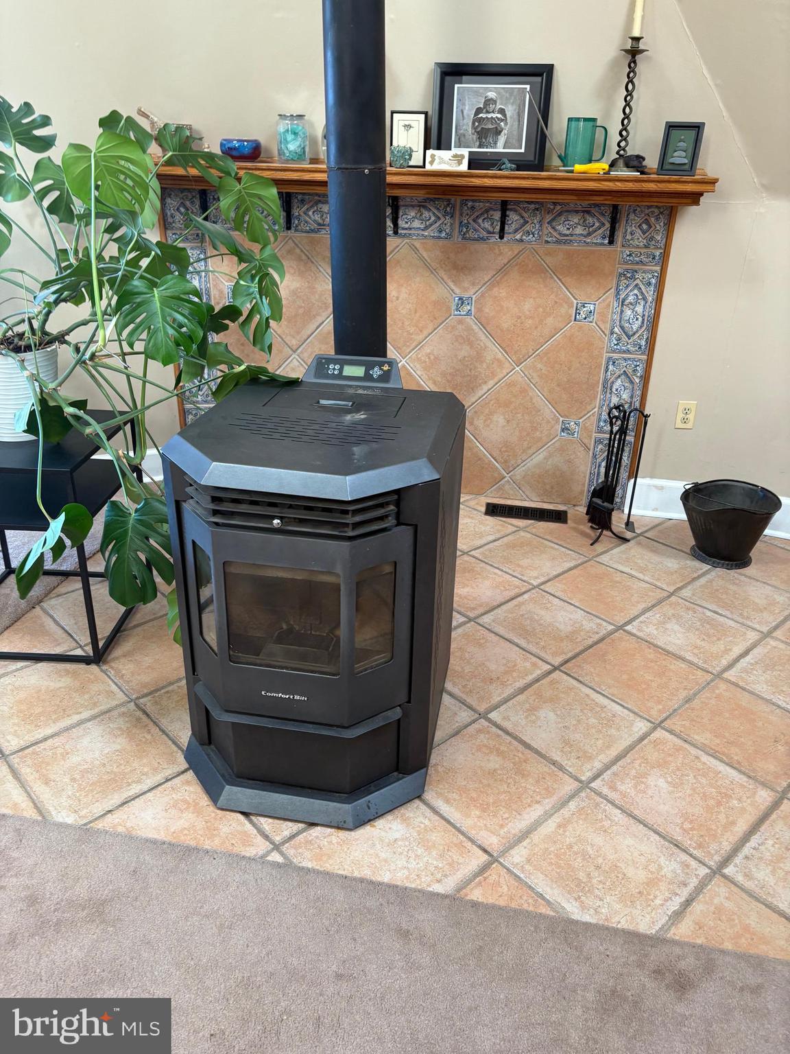 154 North Maple Avenue Tuckerton, NJ 08087 - Photo 8 of 15 a view of entryway with wooden floor