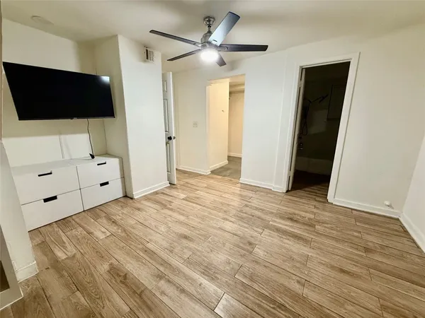 a view of a livingroom with an empty space