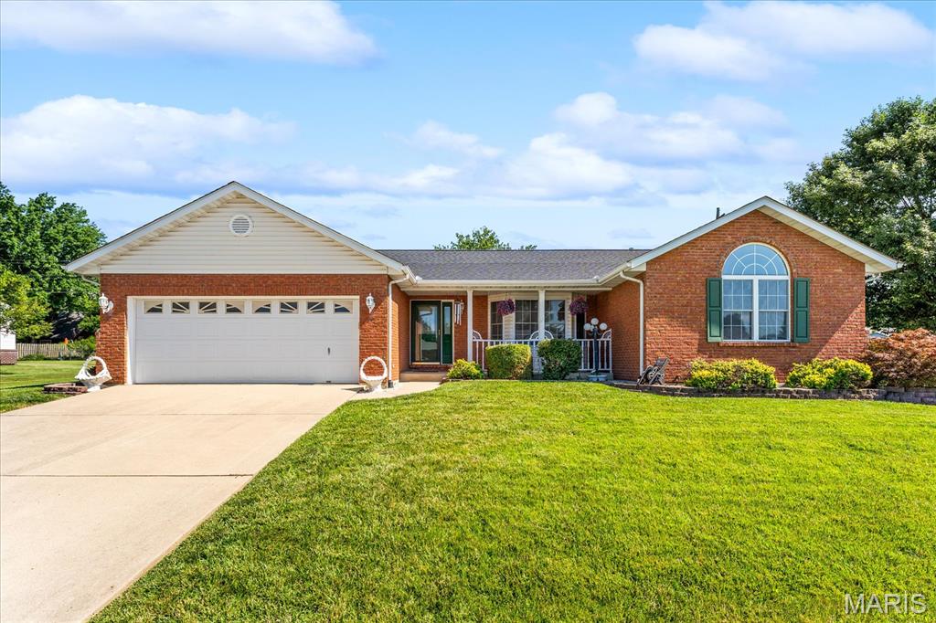 421 Hartmann Lane Waterloo, IL 62298 - Photo 1 of 55