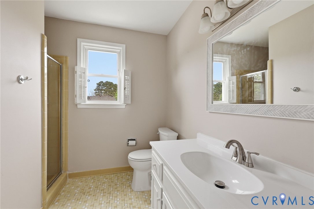 4548 Ridgecrest Lane Colonial Heights, VA 23834 - Photo 23 of 34 Primary bath with shower