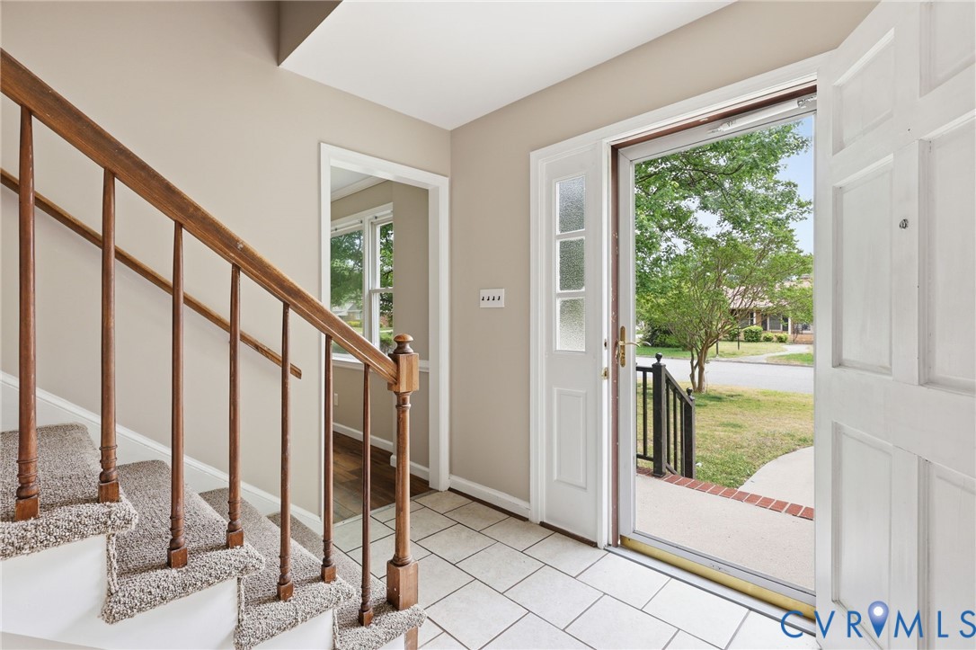 4548 Ridgecrest Lane Colonial Heights, VA 23834 - Photo 5 of 34 Light bright entry way