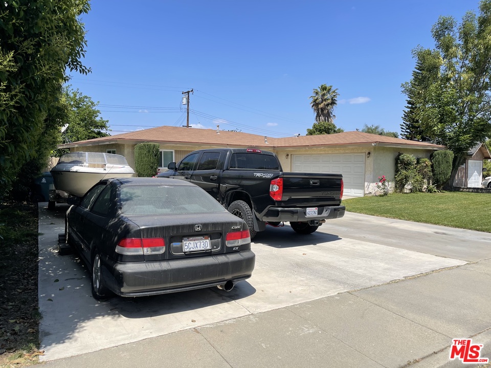 3348 Norfolk Drive Riverside, CA 92503 - Photo 3 of 18