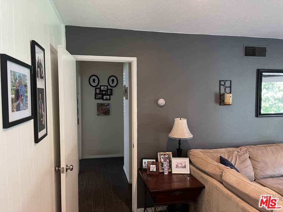 3348 Norfolk Drive Riverside, CA 92503 - Photo 6 of 18