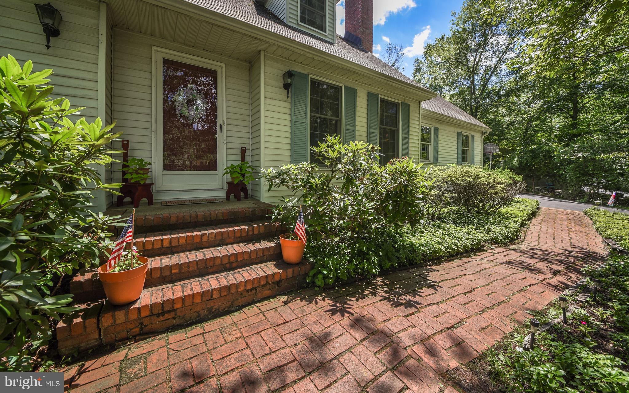 104 Jacobs Creek Road Ewing, NJ 08628 - Photo 2 of 34 Gallery Image 2