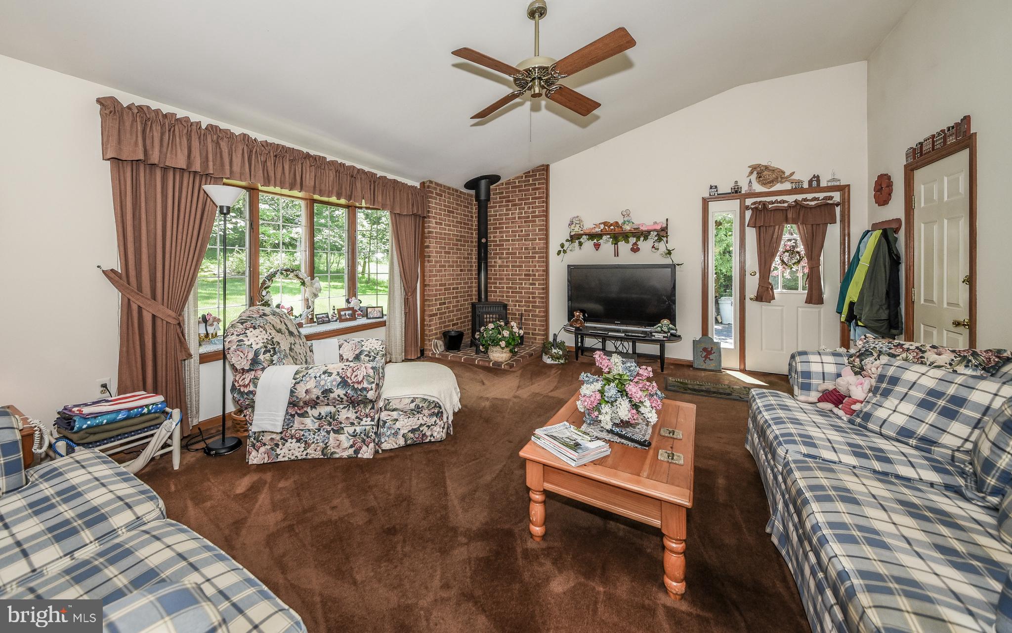 104 Jacobs Creek Road Ewing, NJ 08628 - Photo 13 of 34 Gallery Image 13