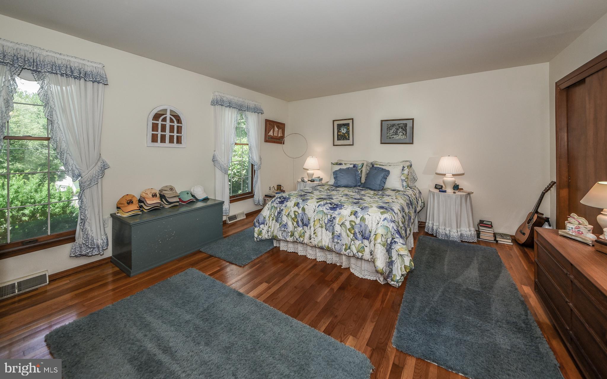 104 Jacobs Creek Road Ewing, NJ 08628 - Photo 15 of 34 Gallery Image 15