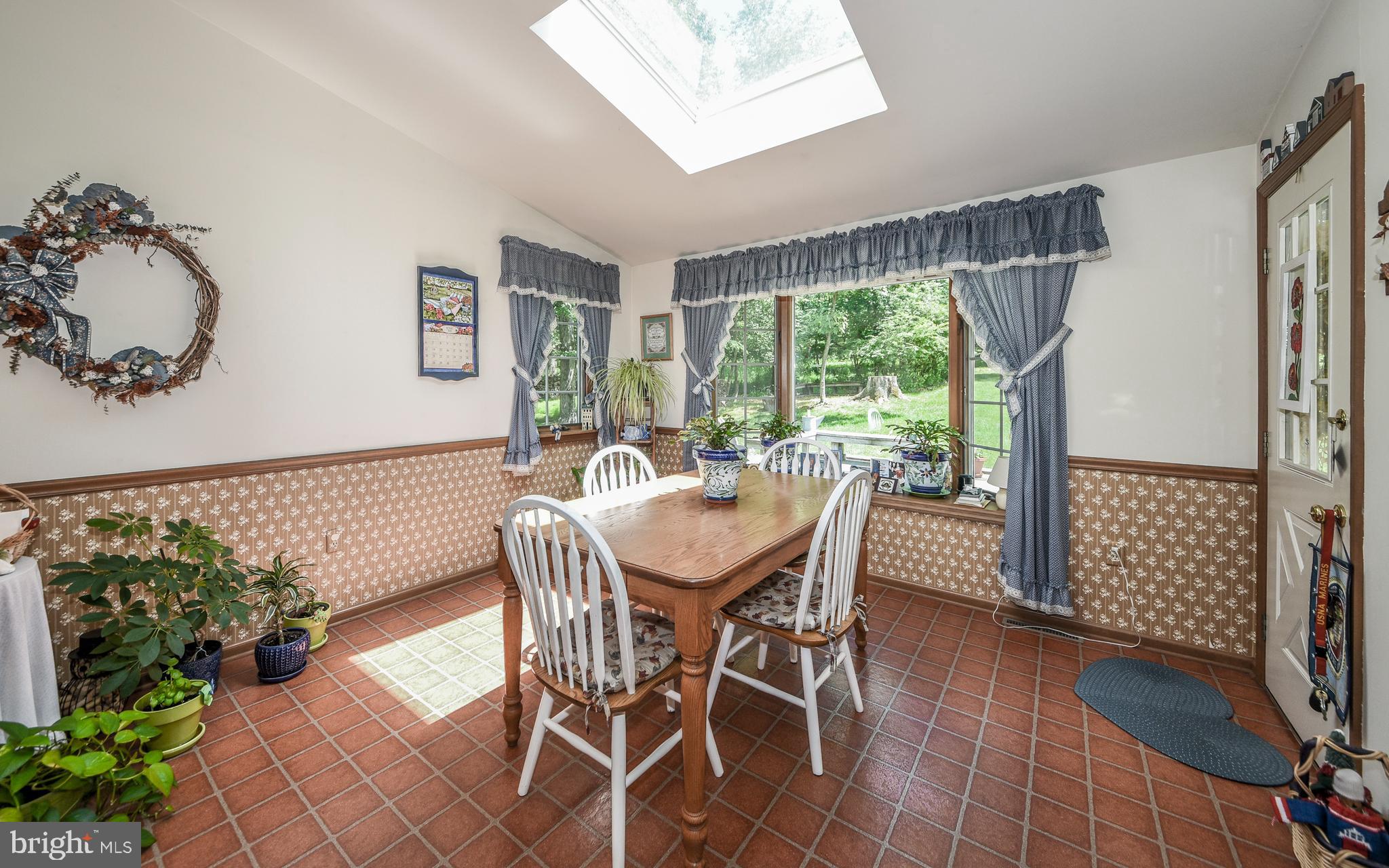 104 Jacobs Creek Road Ewing, NJ 08628 - Photo 5 of 34 Gallery Image 5