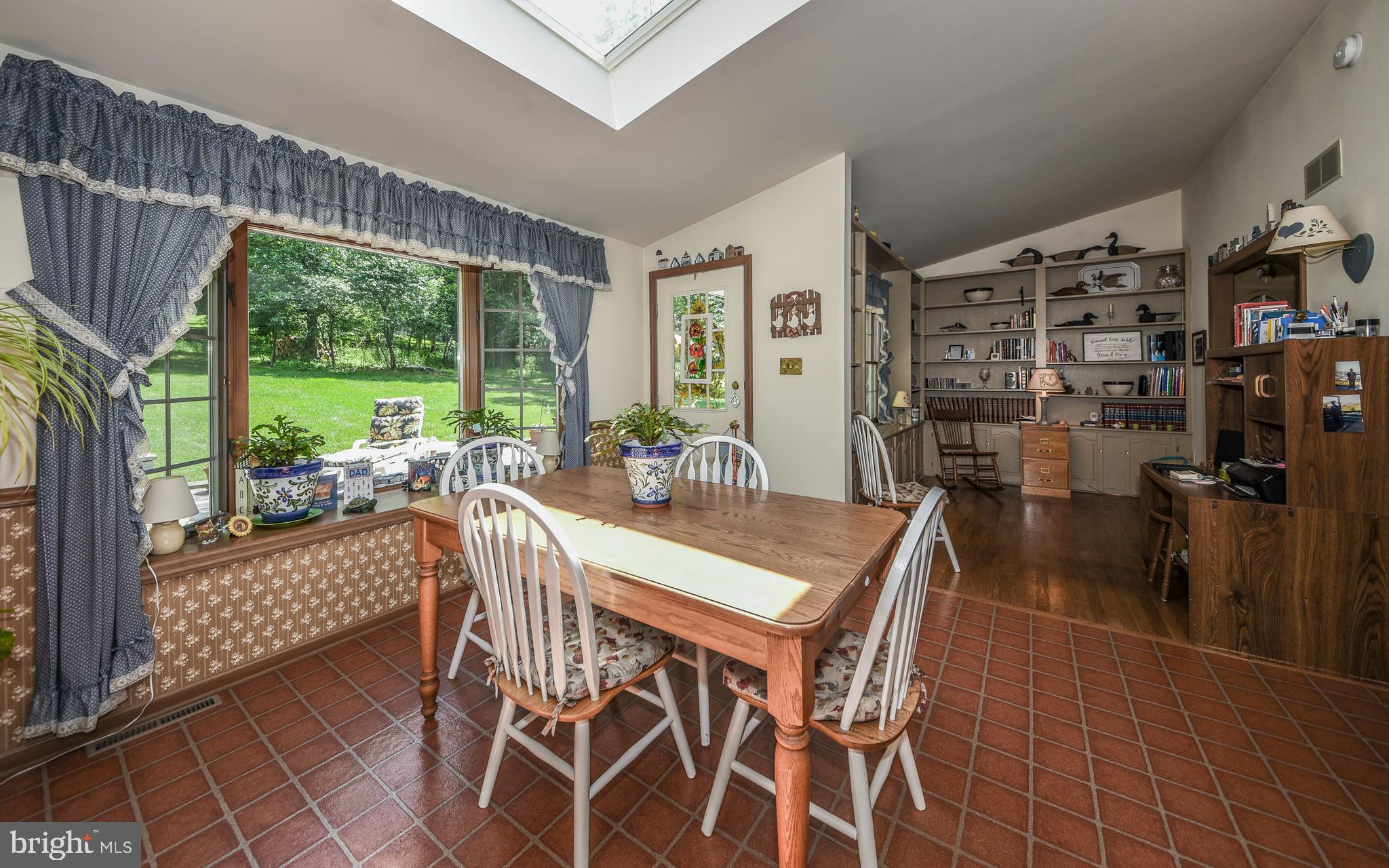 104 Jacobs Creek Road Ewing, NJ 08628 - Photo 7 of 34 Gallery Image 7