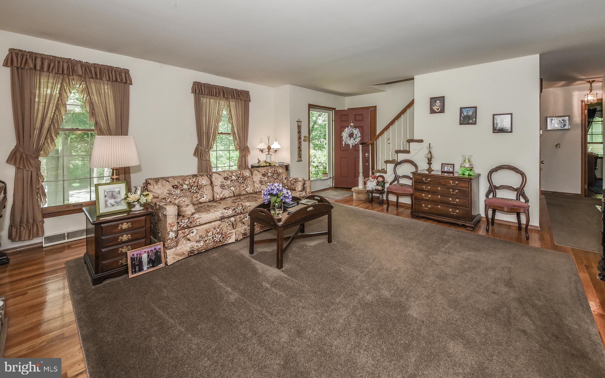 104 Jacobs Creek Road Ewing, NJ 08628 - Photo 9 of 34 Gallery Image 9