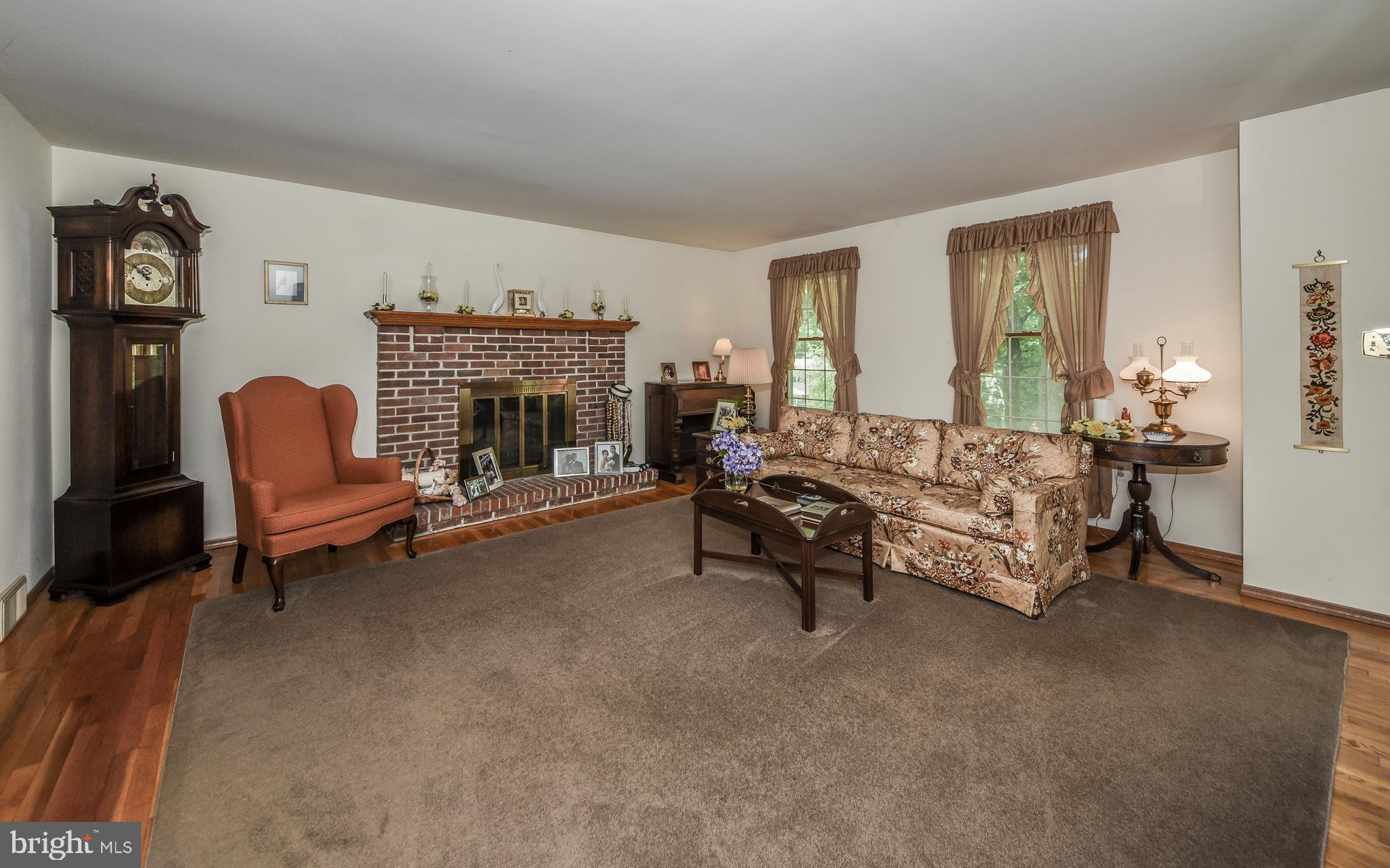 104 Jacobs Creek Road Ewing, NJ 08628 - Photo 10 of 34 Gallery Image 10
