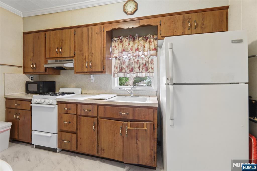 485 River Road New Milford, NJ 07646 - Photo 13 of 26