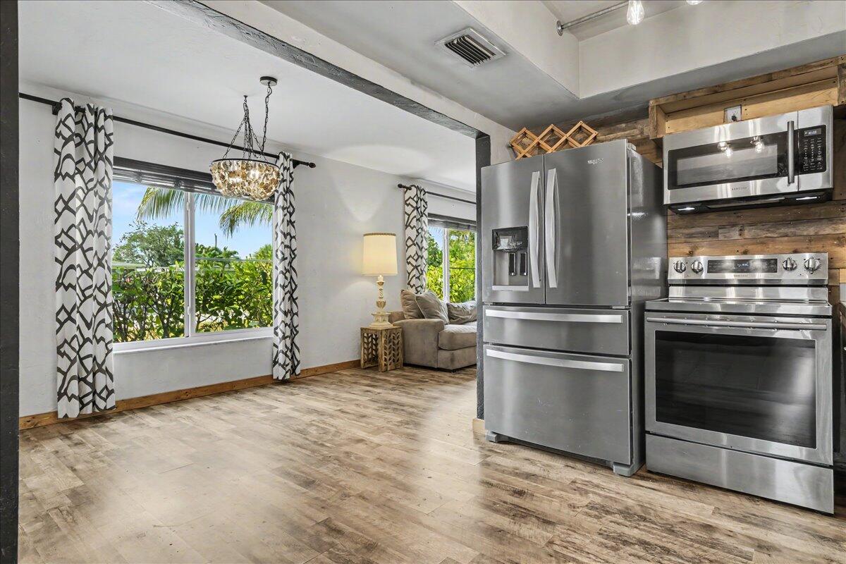 411 Southwest 1st Street Boca Raton, FL 33432 - Photo 11 of 47 Kitchen