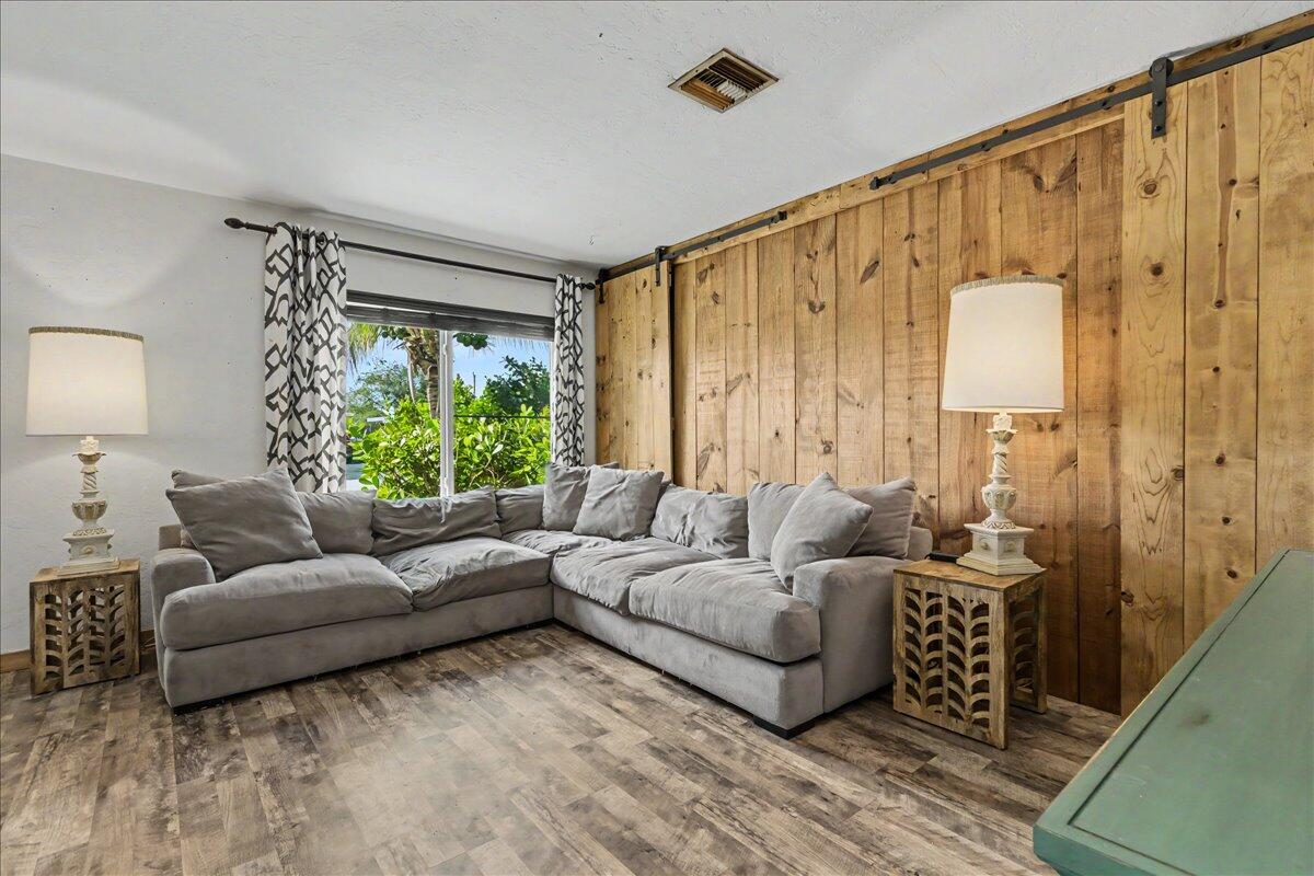 411 Southwest 1st Street Boca Raton, FL 33432 - Photo 17 of 47 Living Room