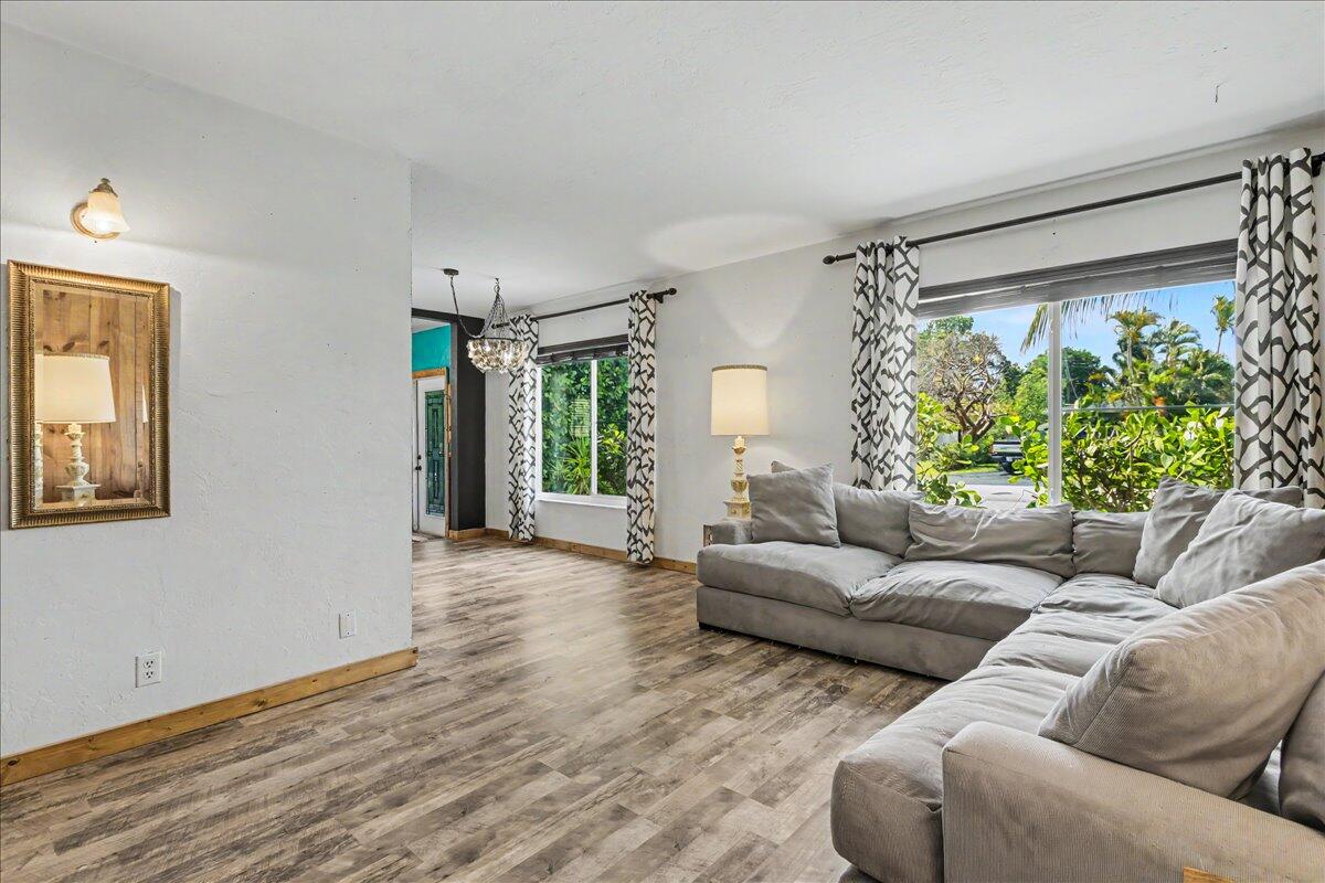 411 Southwest 1st Street Boca Raton, FL 33432 - Photo 18 of 47 Living Room