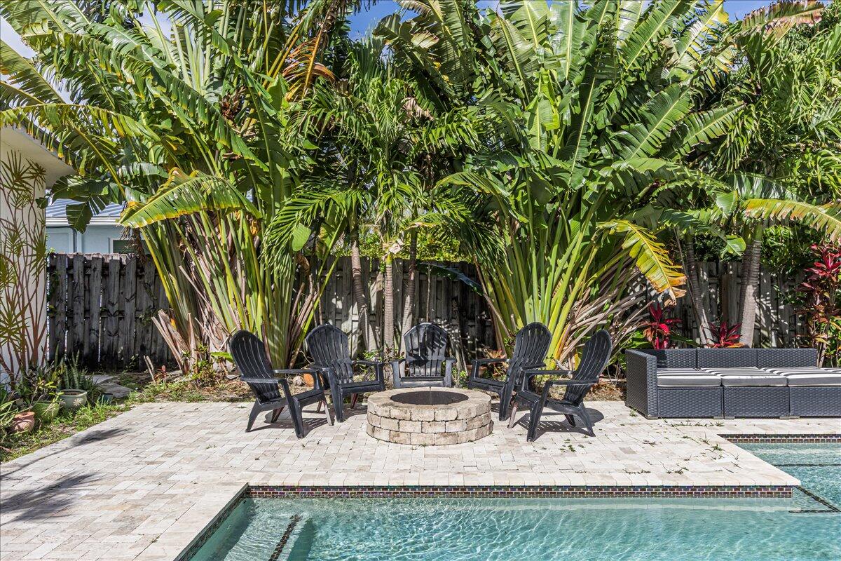 411 Southwest 1st Street Boca Raton, FL 33432 - Photo 35 of 47 Firepit