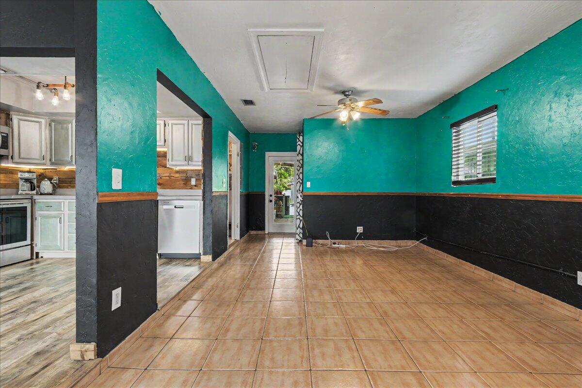 411 Southwest 1st Street Boca Raton, FL 33432 - Photo 4 of 47 Entry Area