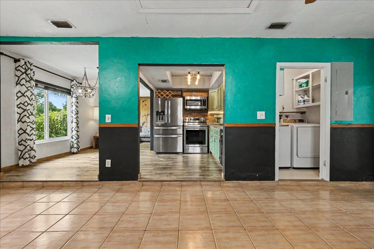 411 Southwest 1st Street Boca Raton, FL 33432 - Photo 6 of 47 Entry Area