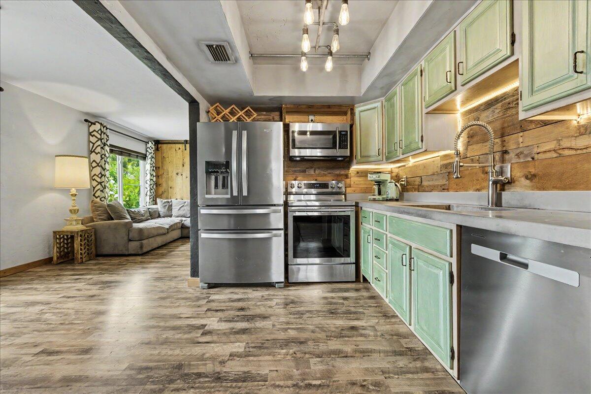 411 Southwest 1st Street Boca Raton, FL 33432 - Photo 10 of 47 Kitchen