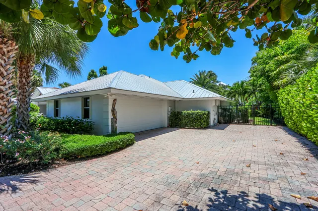 $15,000 | 11 North River Road, Sewall's Point, FL 34996