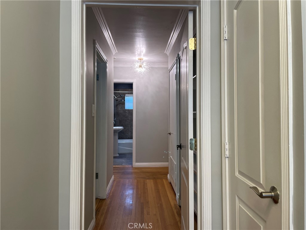 825 Delaware Road, Unit FRONT HOUSE Burbank, CA 91504 - Photo 11 of 37