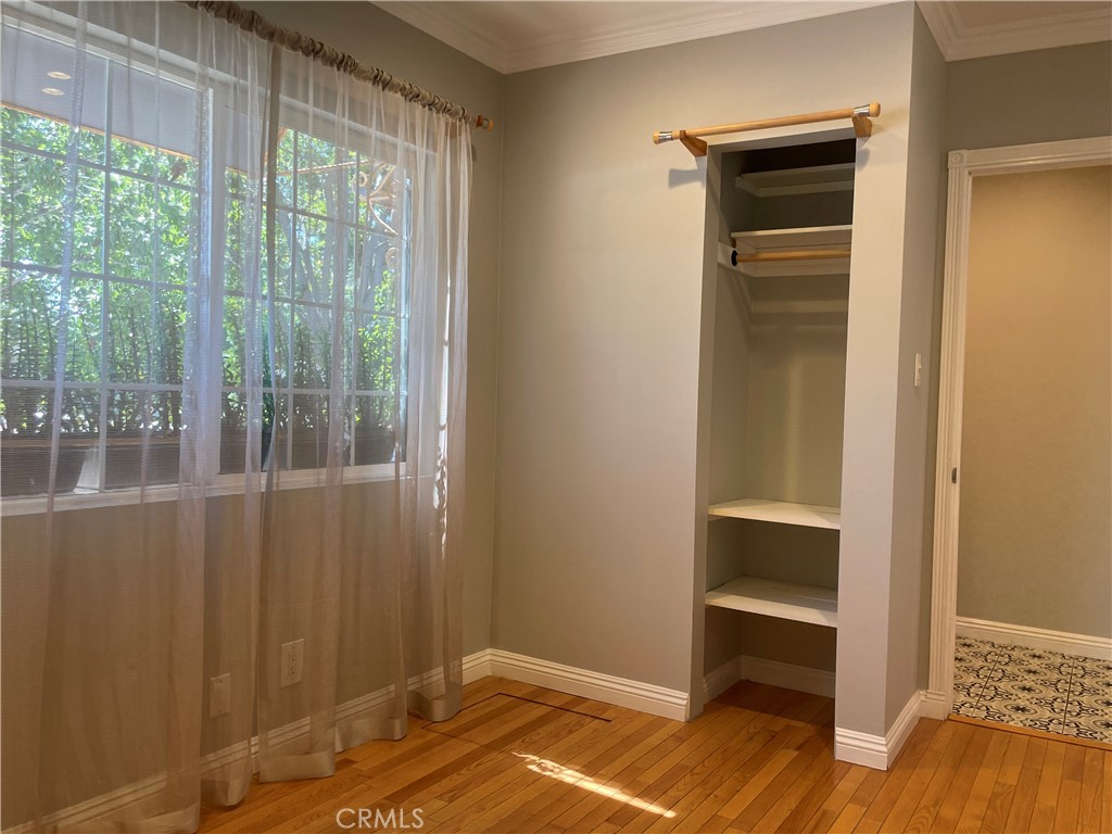 825 Delaware Road, Unit FRONT HOUSE Burbank, CA 91504 - Photo 14 of 37