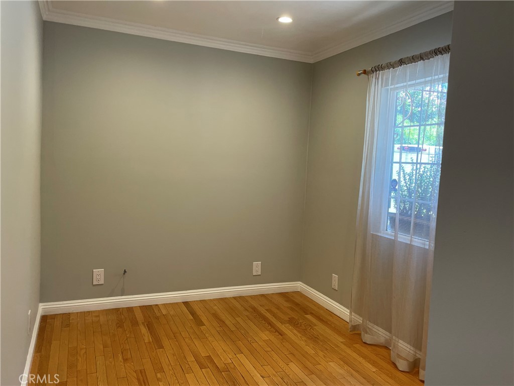 825 Delaware Road, Unit FRONT HOUSE Burbank, CA 91504 - Photo 15 of 37