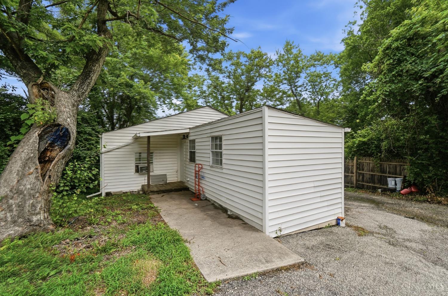 4615 Mayhew Avenue Cincinnati, OH 45238 - Photo 26 of 35