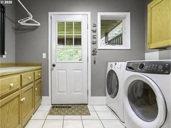 a view of a storage & utility room