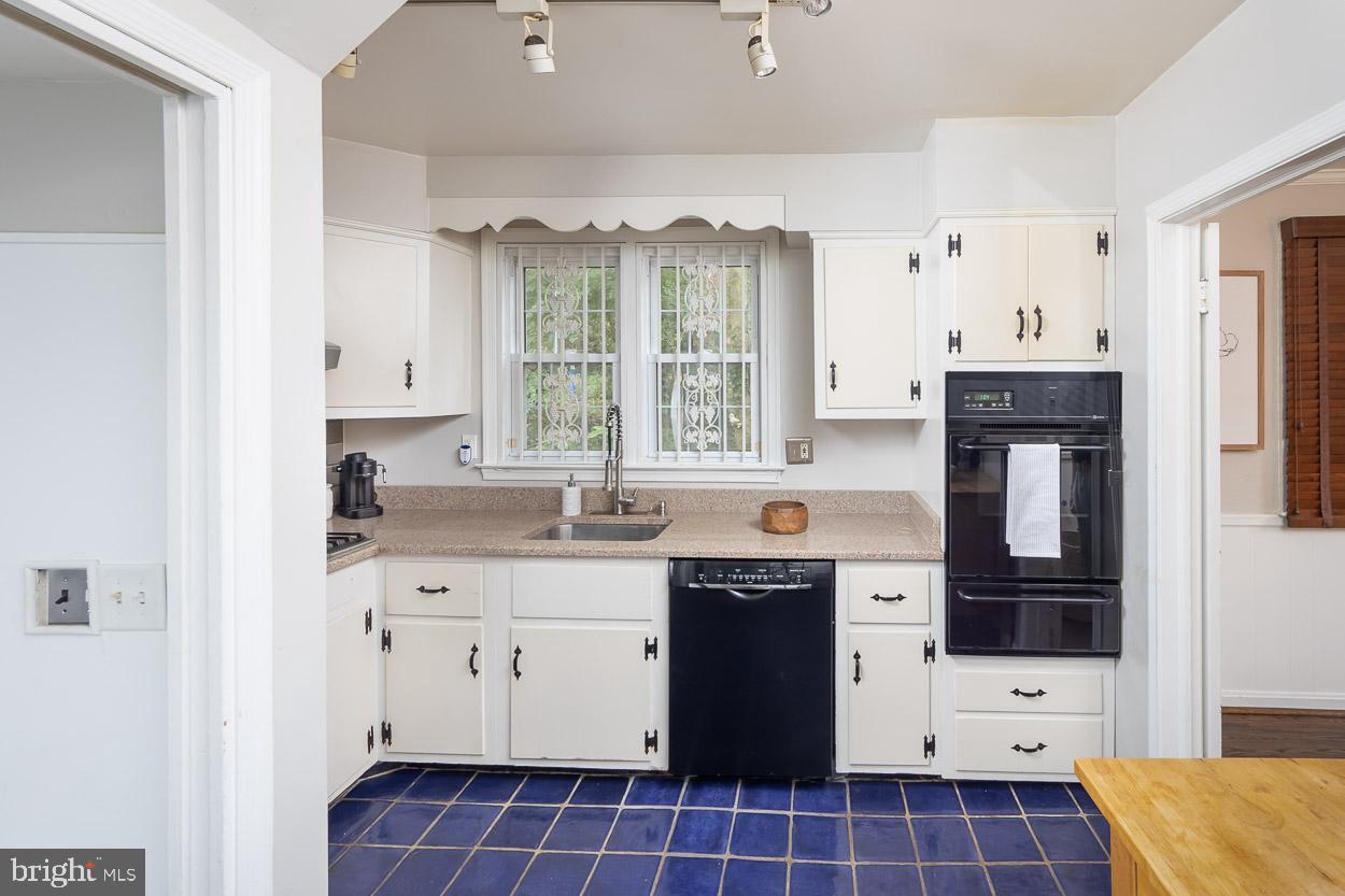 5105 Sekots Road Baltimore, MD 21207 - Photo 11 of 43