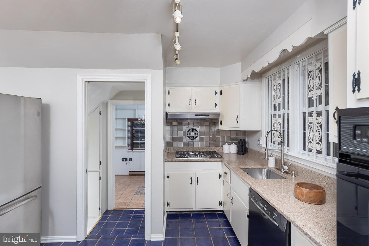 5105 Sekots Road Baltimore, MD 21207 - Photo 13 of 43