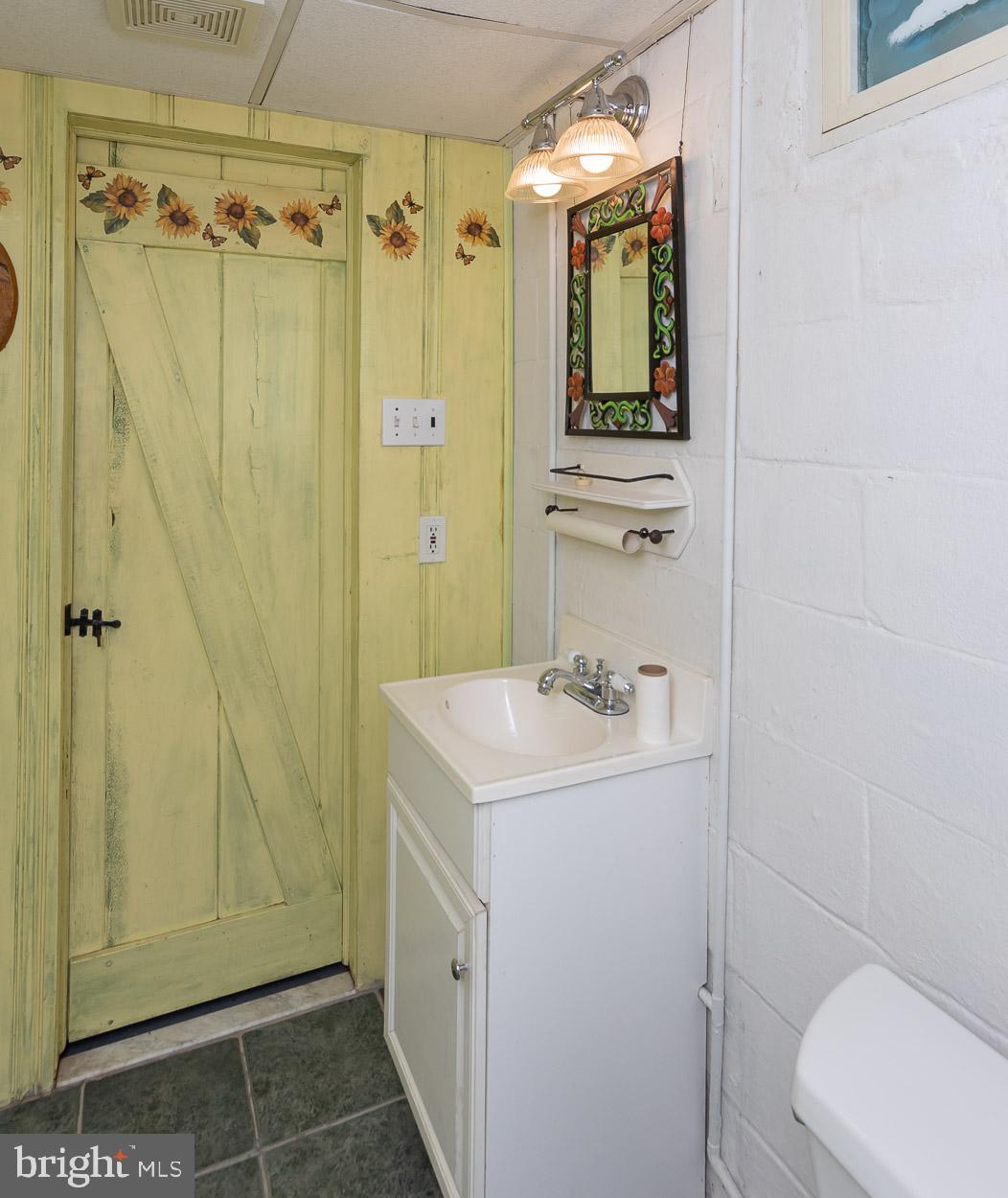 5105 Sekots Road Baltimore, MD 21207 - Photo 32 of 43