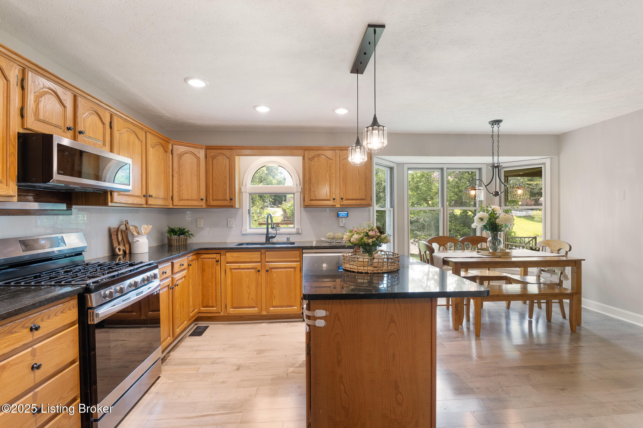 12408 Kirkham Road Louisville, KY 40299 - Photo 18 of 52 12408 Kirkham Rd-17