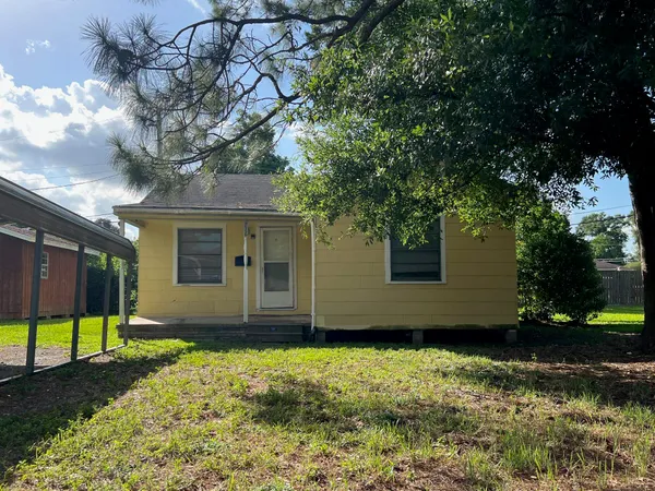 $110,000 | 716 Hardy Avenue, Nederland, TX 77627