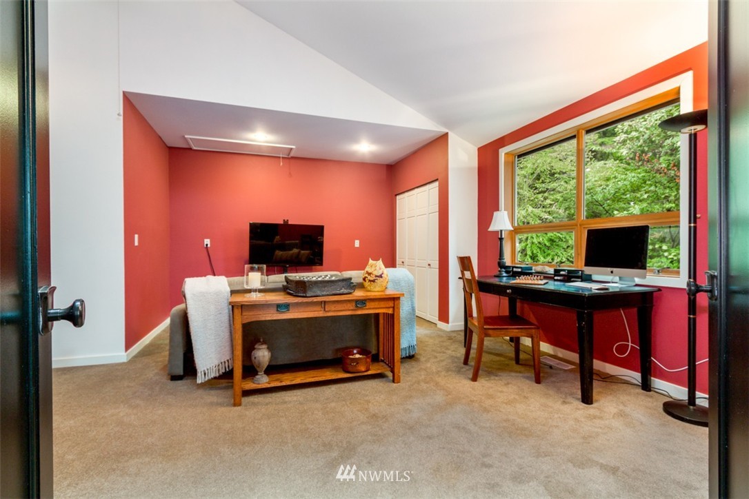 7396 Springridge Road Northeast Bainbridge Island, WA 98110 - Photo 12 of 25 Gallery Image 12