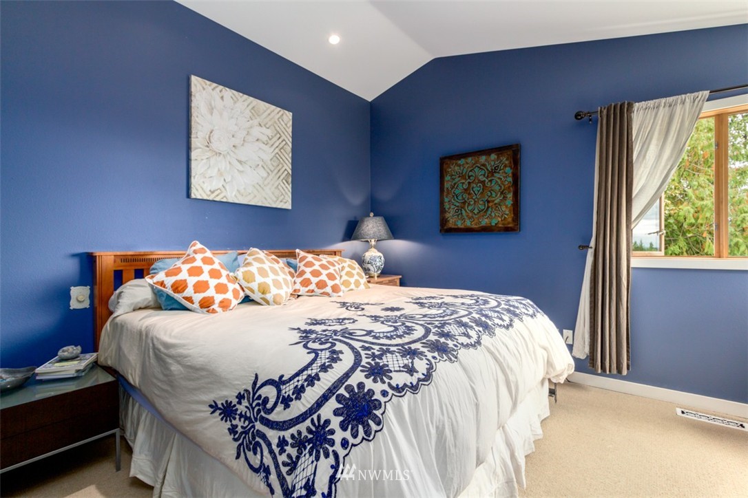 7396 Springridge Road Northeast Bainbridge Island, WA 98110 - Photo 16 of 25 Gallery Image 16