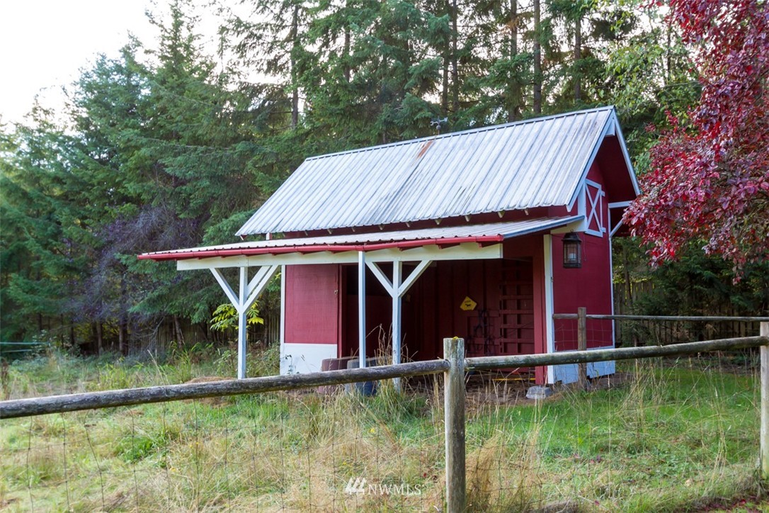 7396 Springridge Road Northeast Bainbridge Island, WA 98110 - Photo 24 of 25 Gallery Image 24