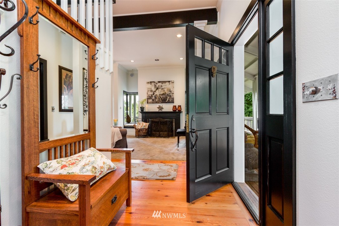7396 Springridge Road Northeast Bainbridge Island, WA 98110 - Photo 5 of 25 Gallery Image 5