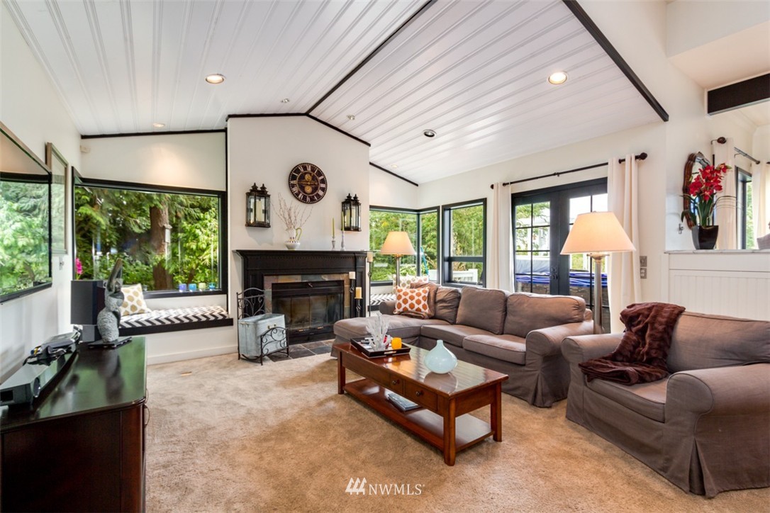 7396 Springridge Road Northeast Bainbridge Island, WA 98110 - Photo 10 of 25 Gallery Image 10